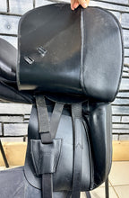 Load image into Gallery viewer, 17 1/2” MW (Fit 32) Stubben Virginia Dressage Saddle - Black