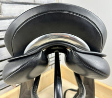 Load image into Gallery viewer, Size 1/17” Changeable Gullet Width 4 Wow Competitor Dressage Saddle - Black