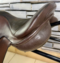 Load image into Gallery viewer, 16 1/2” MW-XW/Changeable Gullet Equextra Cob GP Saddle - Brown