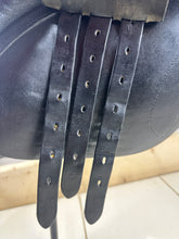Load image into Gallery viewer, 17” Medium Black Country Jump Saddle - Black