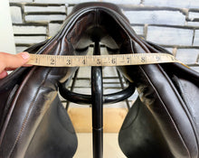 Load image into Gallery viewer, 17 1/2” MW Albion Kontrol Jump Saddle - Brown - Double Flap - Big Blocks