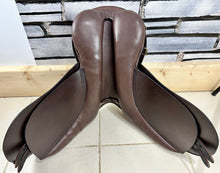 Load image into Gallery viewer, 15 1/2” MW Black Country Pony GP Saddle - Brown