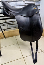Load image into Gallery viewer, 17 1/2” MW-Wide Albion Legend K2 Dressage Saddle - Black