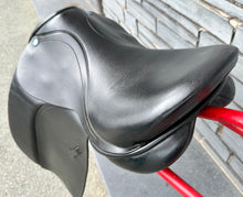 Load image into Gallery viewer, 15 1/2” MW Barnsby WH Saddle - Black