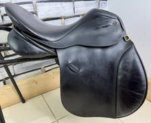 Load image into Gallery viewer, 17” Medium Farrington Burford Event VSD Saddle - Black