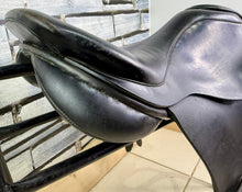 Load image into Gallery viewer, 17 1/2” Medium Albion Legend Jump Saddle - Black