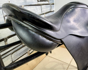 17 1/2” Medium Albion Legend Jump Saddle - Black
