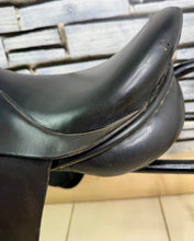 Load image into Gallery viewer, 17 1/2” XW Oakfield Santana WH Saddle - Black