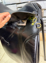 Load image into Gallery viewer, 17” XW Morris &amp; Nolan WH Working Hunter Saddle - Black - Extra Wide