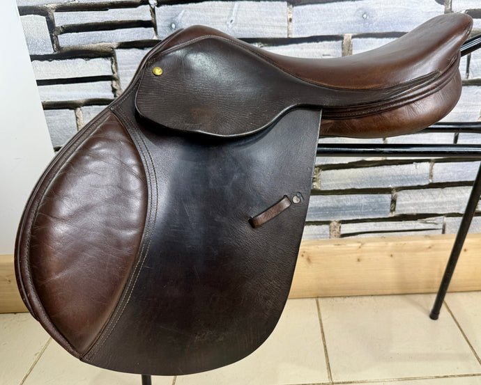 16 1/2” Medium English Close Contact Jump Saddle - Black