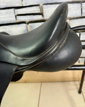 Load image into Gallery viewer, 17 1/2” MW English GP/Jump Saddle - Black