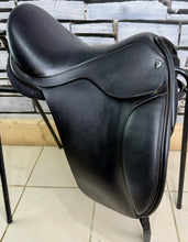Load image into Gallery viewer, 17” XW Nick Dolman Holistic Dressage Saddle - Black