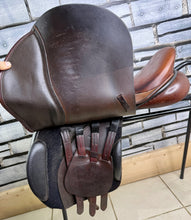 Load image into Gallery viewer, 17” Wide Hampton Grandee Jump/GP Saddle - Brown