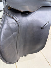 Load image into Gallery viewer, 17 1/2” MW English GP/Jump Saddle - Black