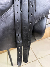 Load image into Gallery viewer, 17 1/2” MW Albion K2 Jump Saddle - Black -Big Blocks- Mega Comfy