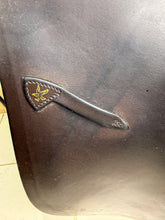 Load image into Gallery viewer, 17” Wide Jeffries Falcon Hawk Event GP Saddle - Brown