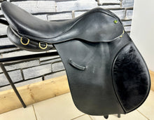 Load image into Gallery viewer, 17” Wide Ideal Classic GP Saddle - Black