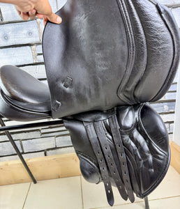 17 1/2” Wide  Black Country Wexford Jump Saddle - Black