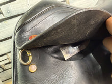 Load image into Gallery viewer, 17 1/2” Wide-XW/Changeable Gullet Kent &amp; Masters Dressage Saddle - Black