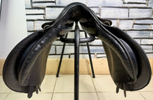 Load image into Gallery viewer, 17 1/2” XW M&amp;J Saddlery English GP Cob Saddle - Black