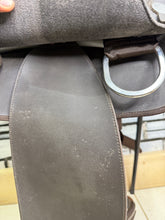 Load image into Gallery viewer, 16” Wintec SQHB Western Saddle - Brown - Lightweight - Never Used!!