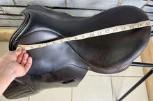 Load image into Gallery viewer, 17 1/2” Wide Ideal VSD/WH/GP English Saddle - Brown - Working Hunter Cob
