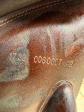 Load image into Gallery viewer, 17” Medium Prestige Arezzo Jump Saddle - Brown