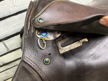 Load image into Gallery viewer, 17 1/2” 28 (M) Stubben Siegfried Extra GP/Jump Hunting Saddle - Brown