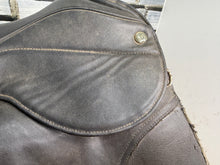 Load image into Gallery viewer, 18” Wide Thorowgood Griffin Standard GP Saddle - Black