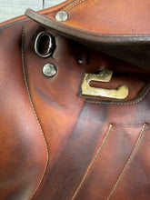 Load image into Gallery viewer, 17” Medium Butet Monoflap Cross Country Jump Saddle - Brown/Tan