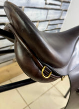 Load image into Gallery viewer, 17 1/2” Wide Ideal VSD/WH/GP English Saddle - Brown - Working Hunter Cob