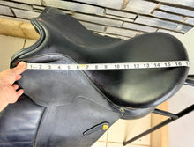 Load image into Gallery viewer, 17” XW Albion Spanish Riding School Classical Ultima Dressage Saddle -Upswept Panel- Extra Wide - Black
