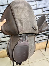 Load image into Gallery viewer, 15 1/2” MW/Changeable Gullet Wintec Pony GP Saddle - Brown