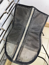 Load image into Gallery viewer, Size 2 Barefoot Cheyenne Treeless Leather GP Saddle - with Pads &amp; Girth - Black - Cob