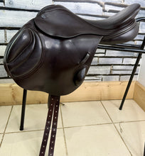 Load image into Gallery viewer, 17” Medium Albion K3 MonoFlap Jump Saddle - Brown