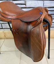 Load image into Gallery viewer, 17 1/2” XW-XXW Frank Baines Balance Zenith Jump Saddle - Tan