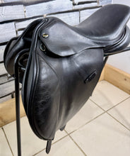 Load image into Gallery viewer, 16 1/2 - 17” MN Bespoke Classic Jump Saddle - Black -High Wither- TB/ROR - Big Blocks