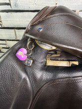 Load image into Gallery viewer, 17 1/2” 30/MW Stubben Roxanne GP/Jump Saddle -Brown- Diamonte &amp; Patent Trim 2025