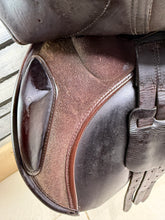 Load image into Gallery viewer, 17” Medium/Changeable Gullet Bates Caprilli Jump Saddle - Brown