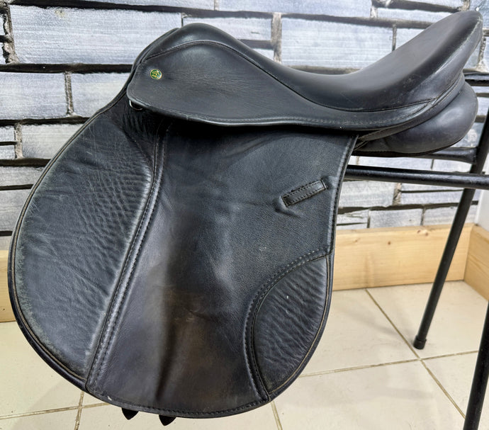 16 1/2” Medium Eclipse Leather & Synthetic GP Saddle - Black