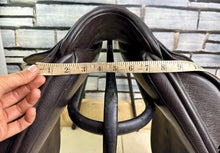 Load image into Gallery viewer, 16 1/2” Changeable Gullet Utopia/Discovery Jump Saddle - Brown