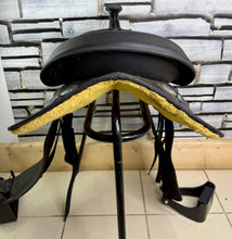 Load image into Gallery viewer, 15” Wintec Western Saddle - Black