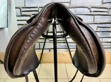 Load image into Gallery viewer, 18” Medium Ideal Jessica Dressage Saddle - Brown