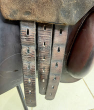 Load image into Gallery viewer, 16”-16 1/2” Medium (33) Prestige Roma Jump Saddle - Brown
