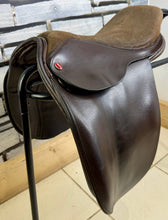 Load image into Gallery viewer, 16” XW Jeffries Close Contact Show/WH Saddle - Brown - Extra Wide