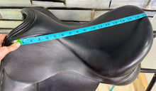 Load image into Gallery viewer, 17 1/2” MW Ideal Suzannah Dressage Saddle - Black