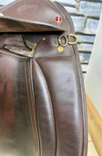 Load image into Gallery viewer, 16 1/2” Wide Jeffries Stamford English WH Saddle - Brown - Working Hunter Cob