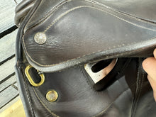 Load image into Gallery viewer, 16 1/2” XW/Changeable Gullet Colliegate Convertible Dressage Saddle - Brown
