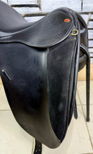 Load image into Gallery viewer, 16 1/2” XW Kes English Dressage Saddle - Black