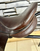 Load image into Gallery viewer, 17” Wide Ideal Classic GP Saddle - Brown